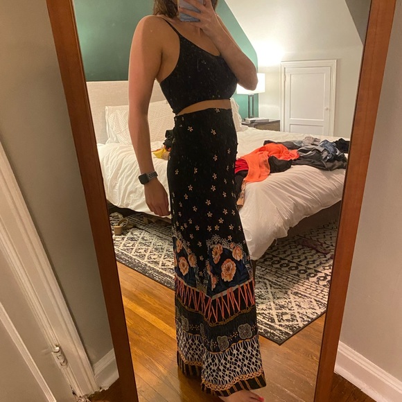 Express maxi skirt with slit - Picture 3 of 3